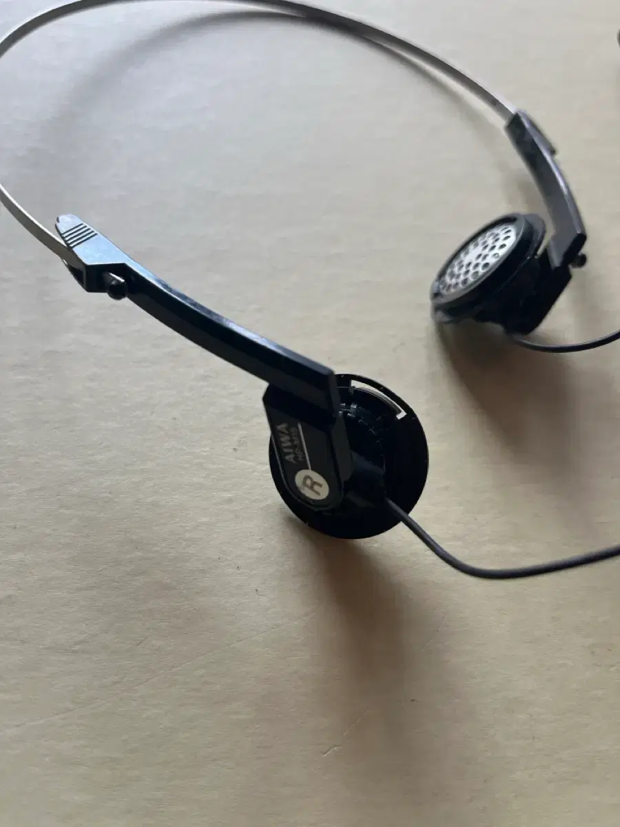 희귀한 수집품 빈티지 aiwa HP-M15 작동 잘 됩니다. 귀쿠숀없음